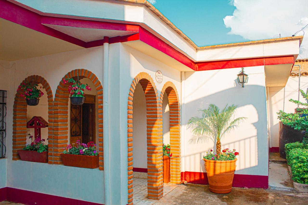 Villa Flores, Casa En El Centro De Mascota Exterior foto